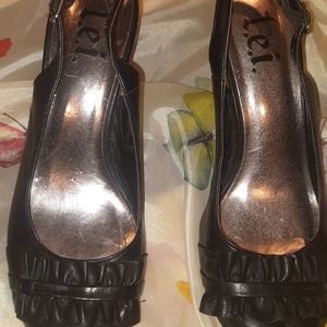 L.E.I. ladies heels